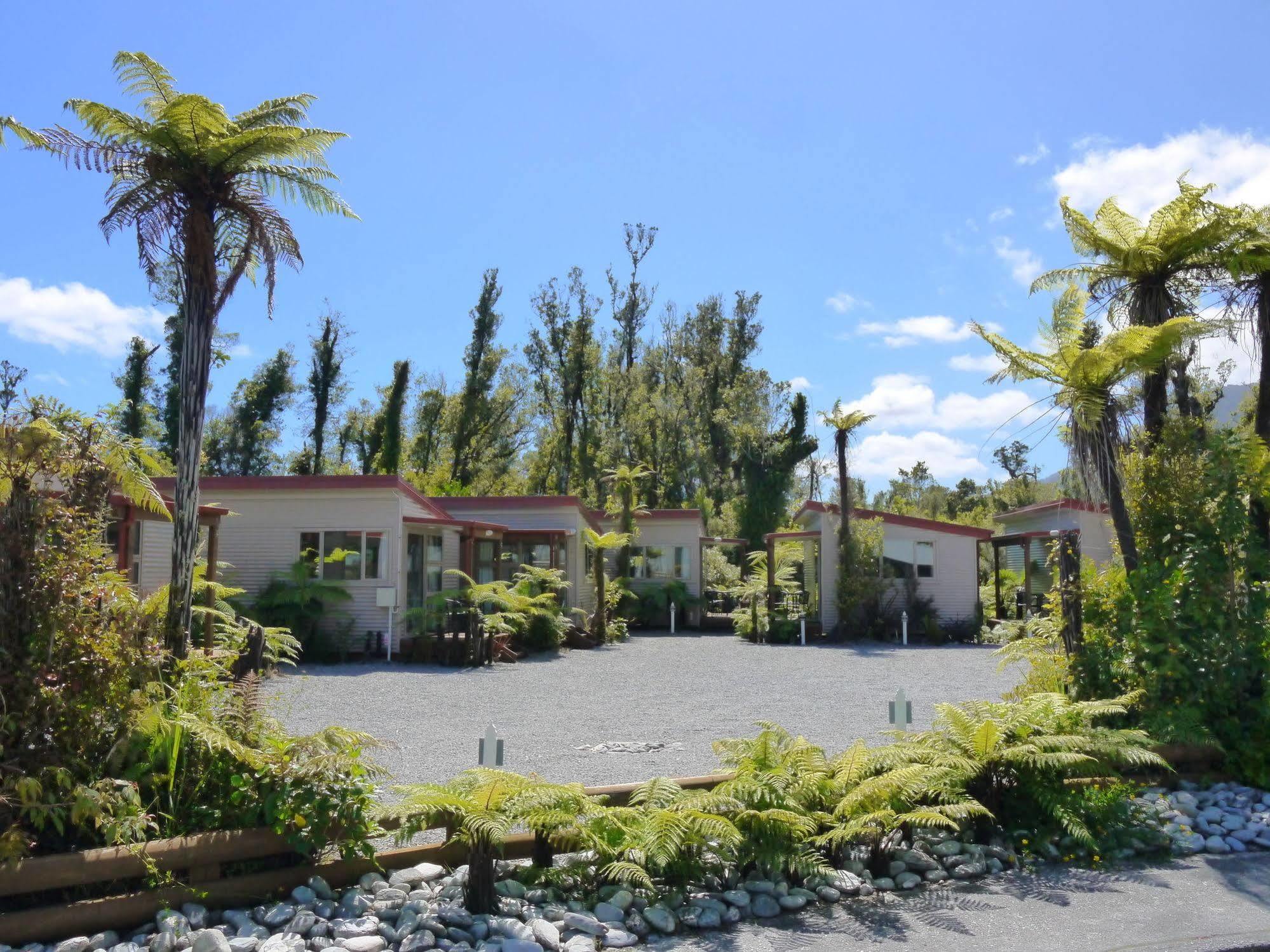 10 Cottages Franz Josef Exterior foto